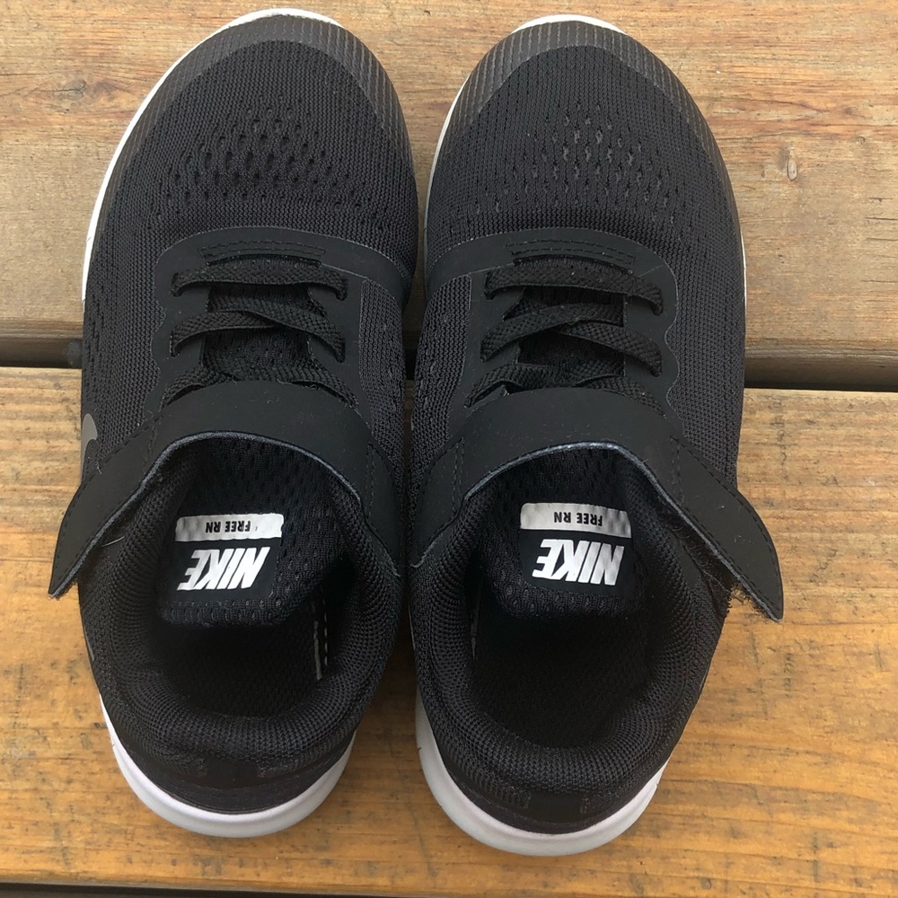 Nike Free Run  Black Boys Size 12